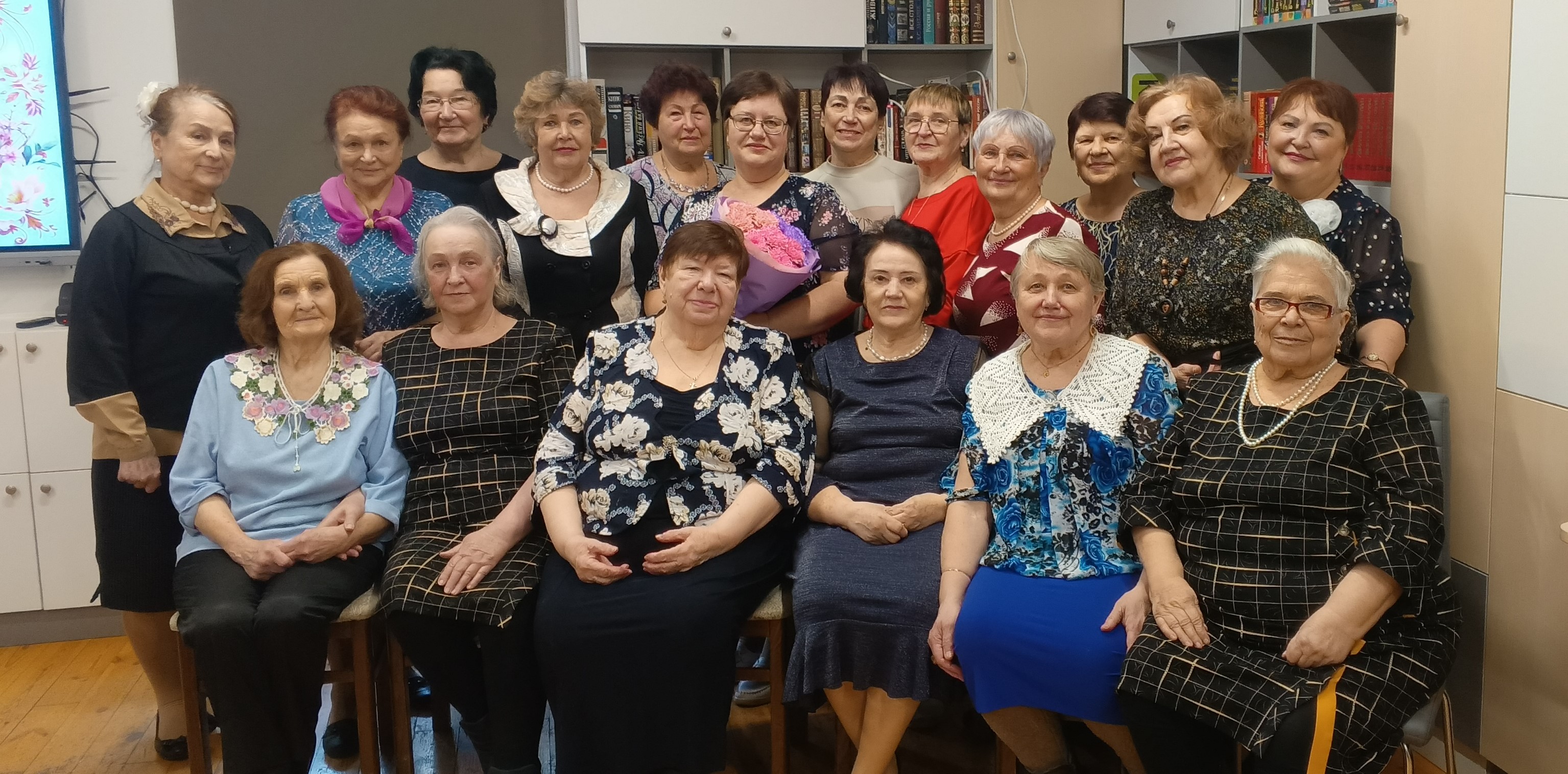 «Для счастья женщина приходит в этот мир». Тематический вечер.